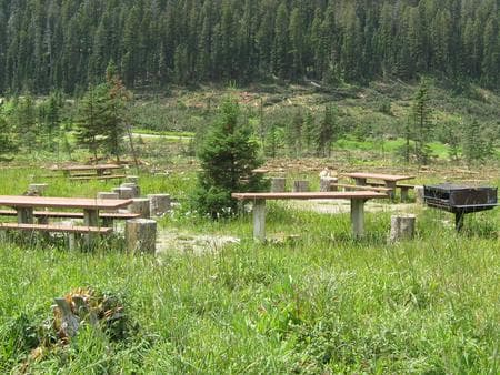 CRYSTAL LAKE GROUP CAMPSITE campground