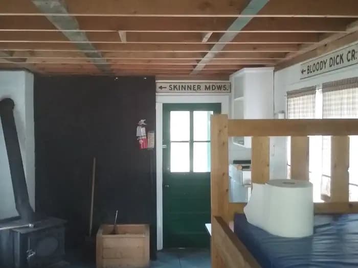 BLOODY DICK CABIN photo 2