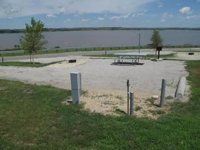 TUTTLE CREEK COVE photo 3