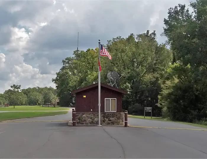 WILBUR D. MILLS photo 2