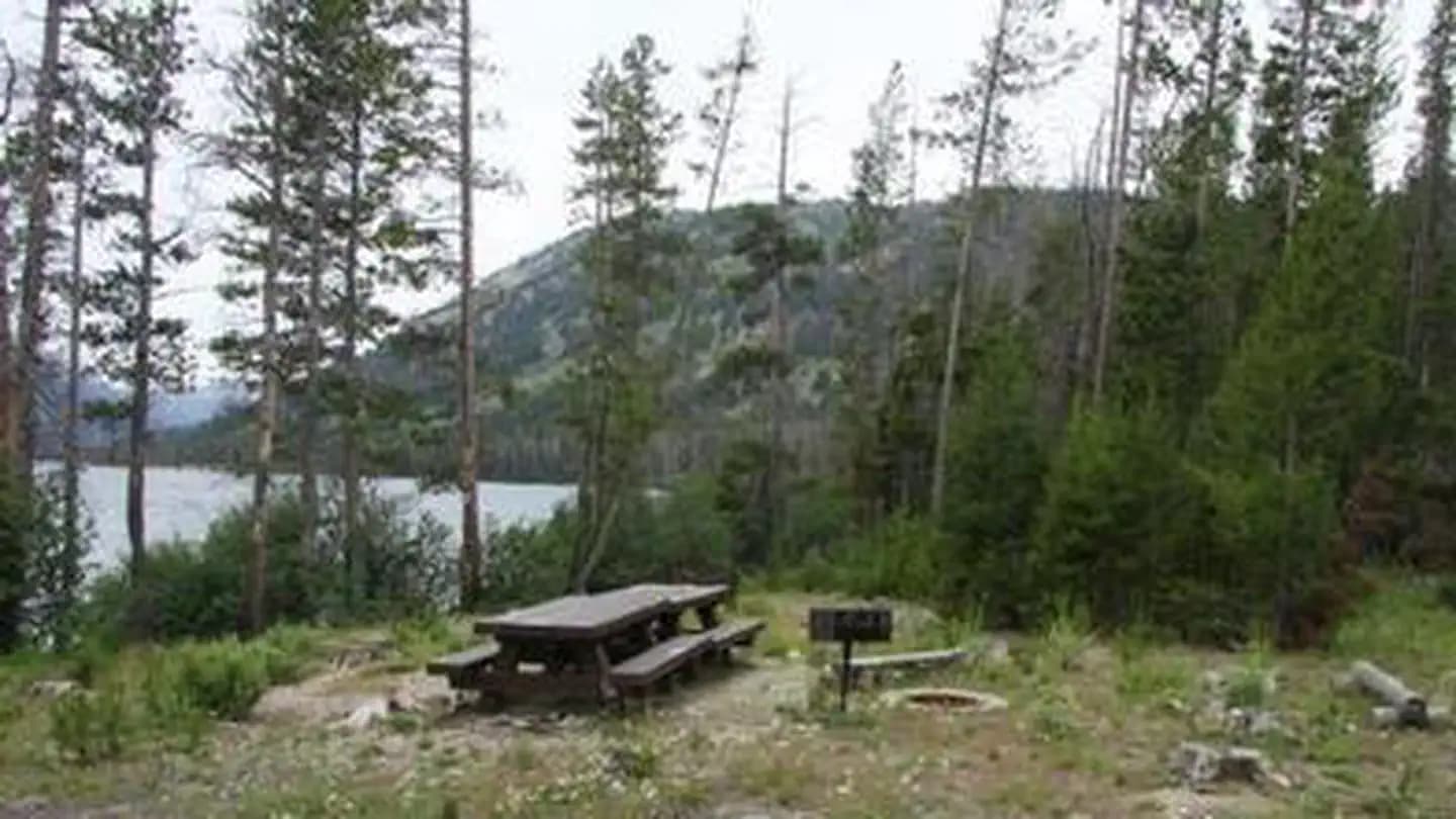 ALTURAS LAKE PICNIC AREA (ID) photo 2