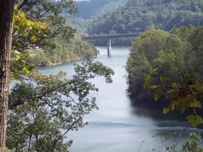 CARR CREEK LAKE SHELTERS photo 2