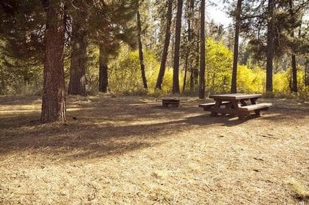 CRESCENT CREEK CAMPGROUND campground